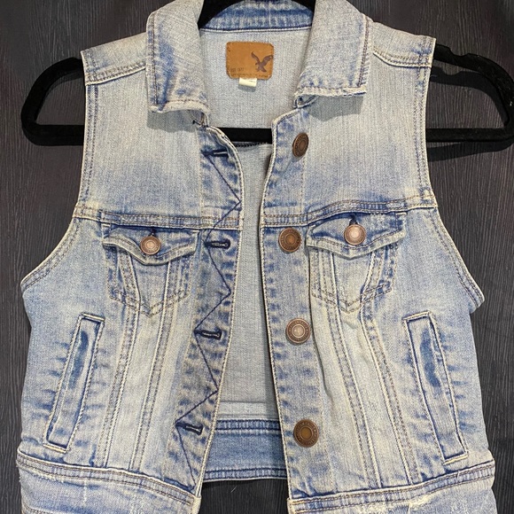 American Eagle Denim Vest - Picture 2 of 3
